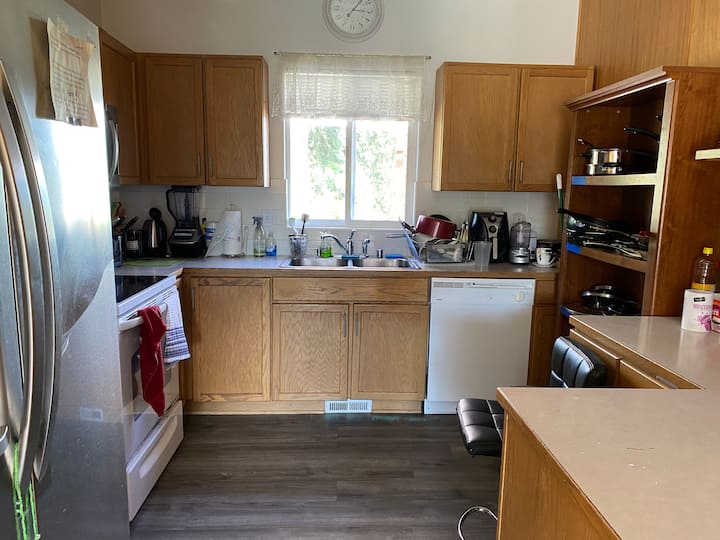 Mb With Private Bathroom, Queen Bed, Tv, And A/c - Mukilteo, WA