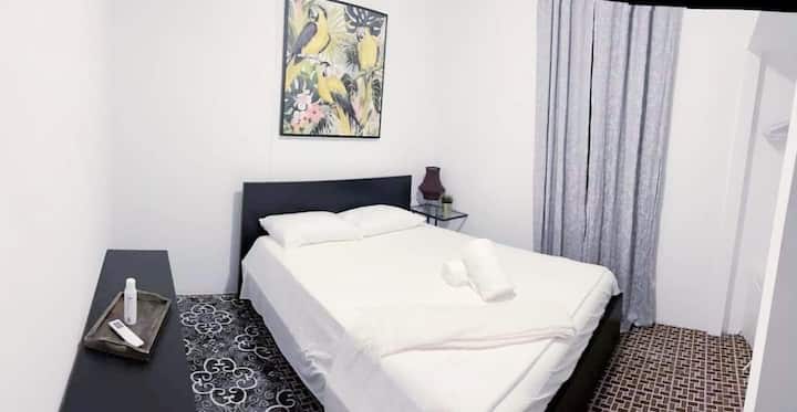 התוכי: מיטת קווין נוחה, חדר שינה מס '3