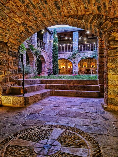 Spectacular house of Infanzones. Breakfast included