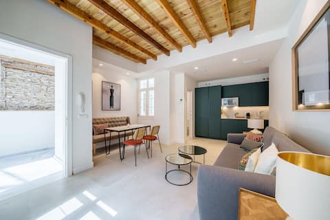 Successful Airbnb property: Homely Málaga Mariblanca 17 Apartment 2.2 in San Felipe Neri
