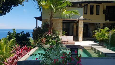 Spacious Villa with Amazing Views close to Bunaken