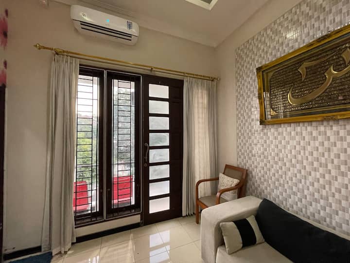 2 Bedroom Guesthouse Near Diponegoro University - Semarang