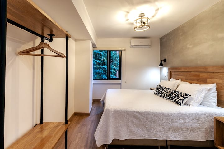 Bedroom #2 - Queen size bed - ensuite bathroom.