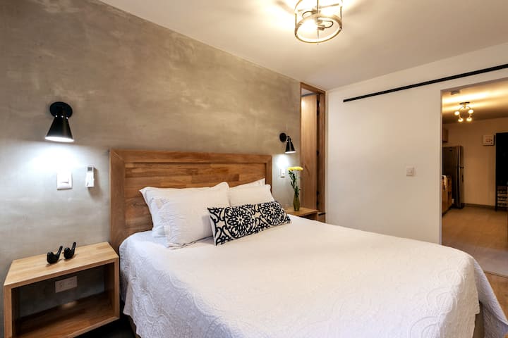 Bedroom #2 - Queen size bed - ensuite bathroom.