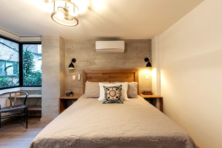 Bedroom #3 - Queen size bed, ensuite bathroom.