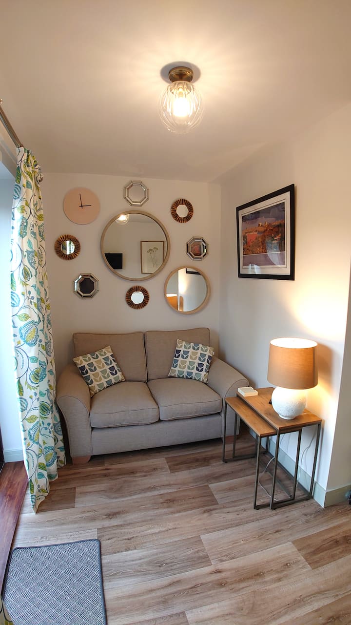 Coastal, One Bedroom Self- Contained Holiday Let - Snettisham