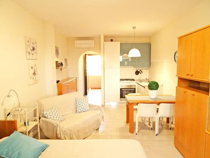 Studio 4 Superior With Balcony 50 Mt From The Sea - Santo Stefano al Mare