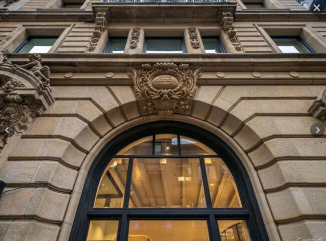 Modern In Historic Old Montreal With Parking gallery image 4