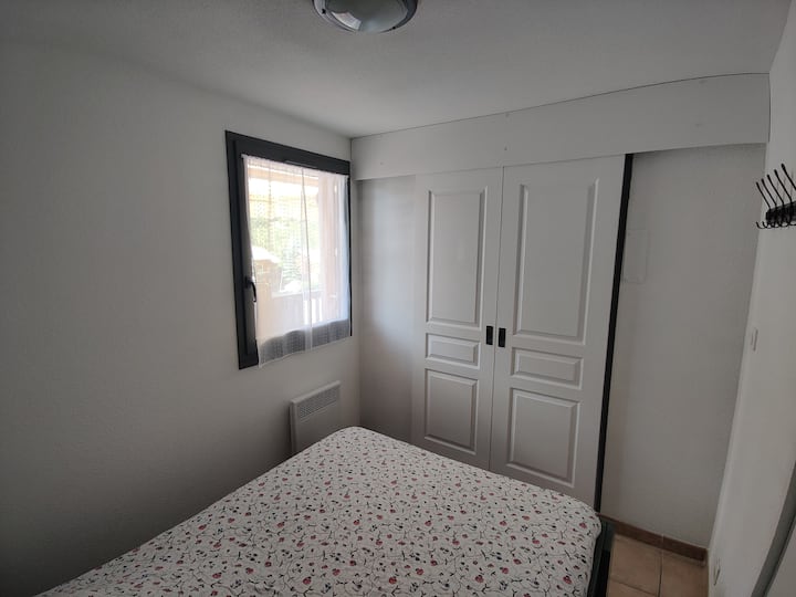 საძინებელი 1