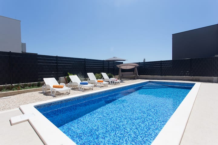Modern Apartment With Swimming Pool - Trogir