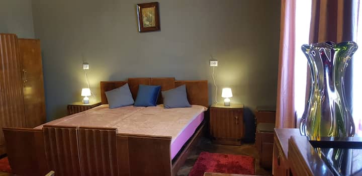Dhomë gjumi 2