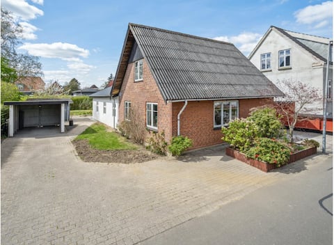 Nice house in a fun area