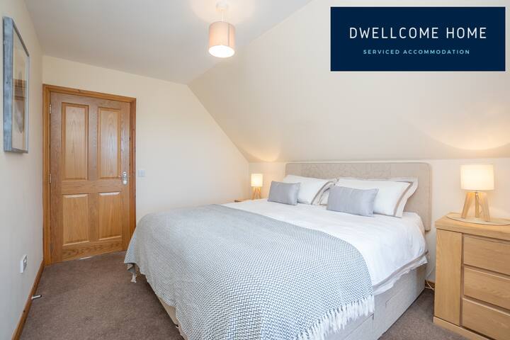 スーパーキングベッドルーム。 