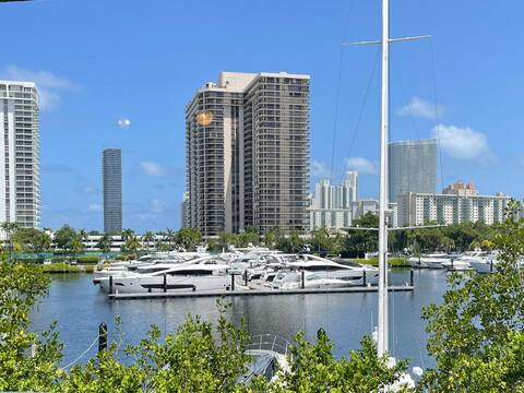 🔝LOVELY  2B/2B WITH AMAZING VIEWS (WIFI-PARKING)