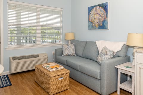 Top performing Airbnb: Oceanside Pearl-relaxing condo on the beach in Atlantic Beach