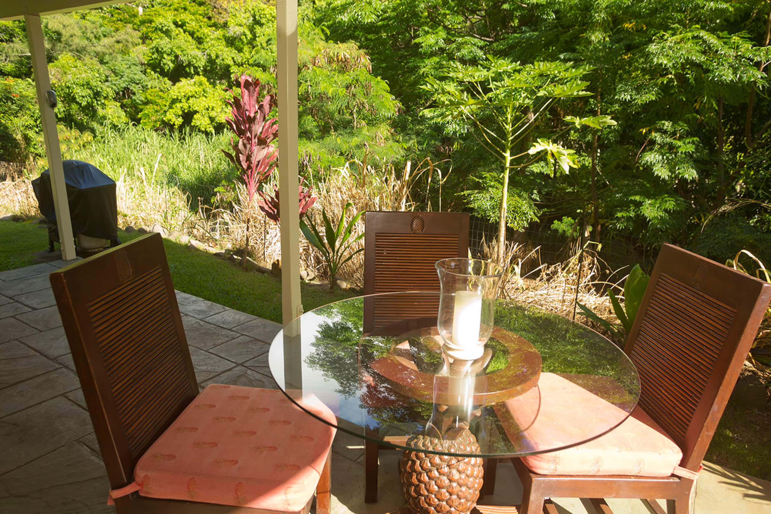 Romantic and Private Cottage and Gazebo for two! - Image 8