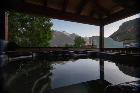 Beautiful Mountain Home with Hot Tub
