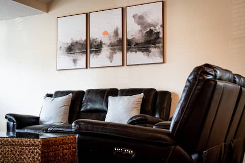 Entire Home, Near Dining & Shopping, Queen Beds