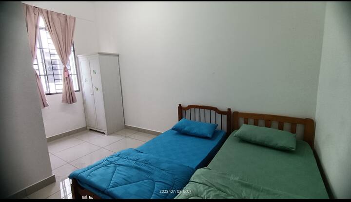 Спалня 4 надолу по стълбище