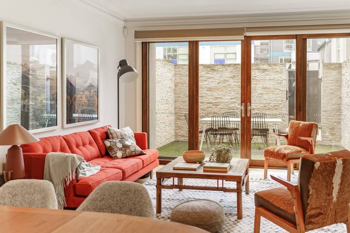 Farrah – Designer, Three Bedroom Carlton Residence