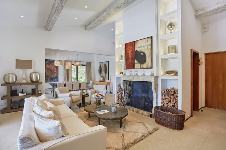 Maison D'Azur managed Airbnb listing 1