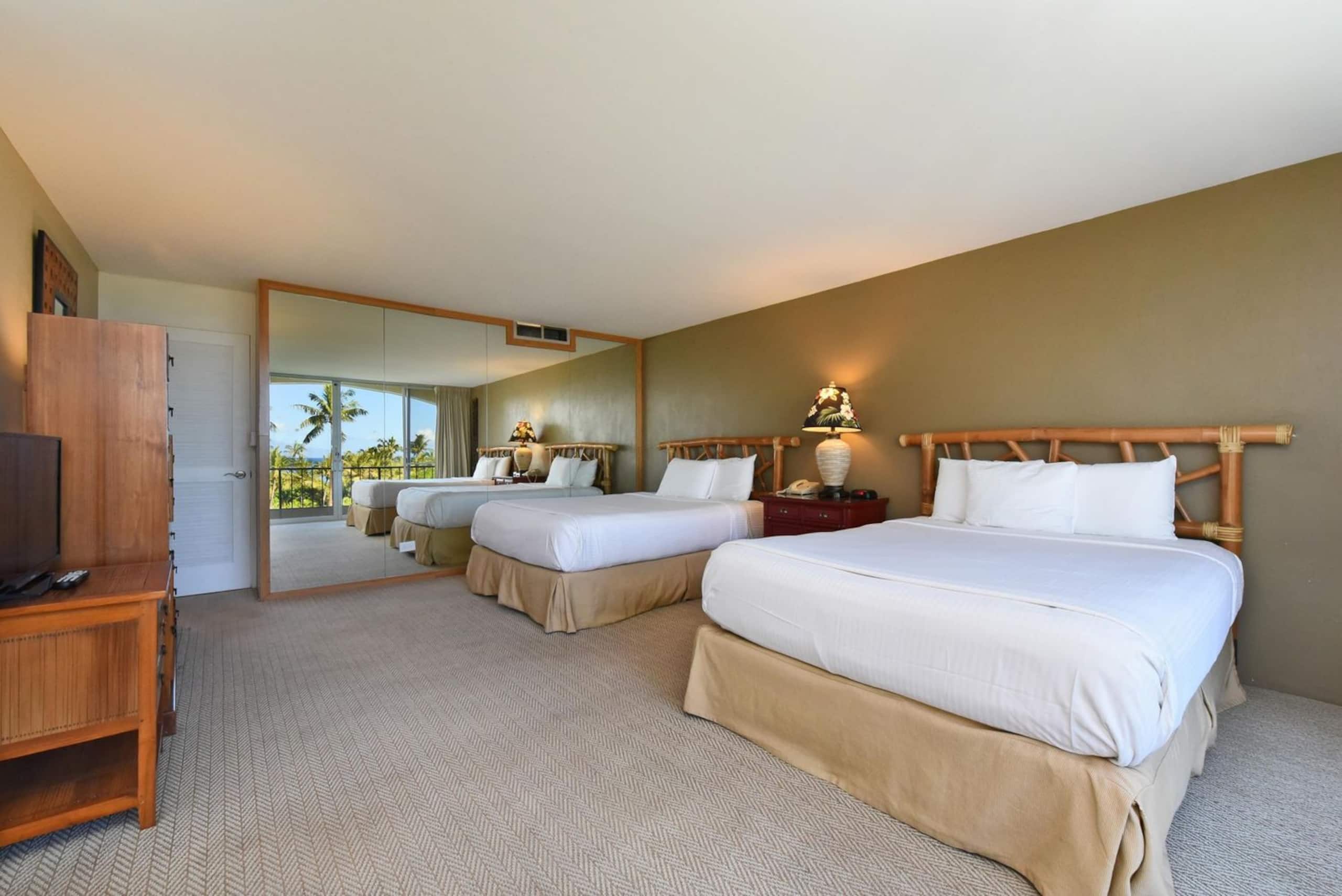 Resort in Lahaina · ★5.0 · 1 bedroom · 2 beds · 1 private bath - Image 10