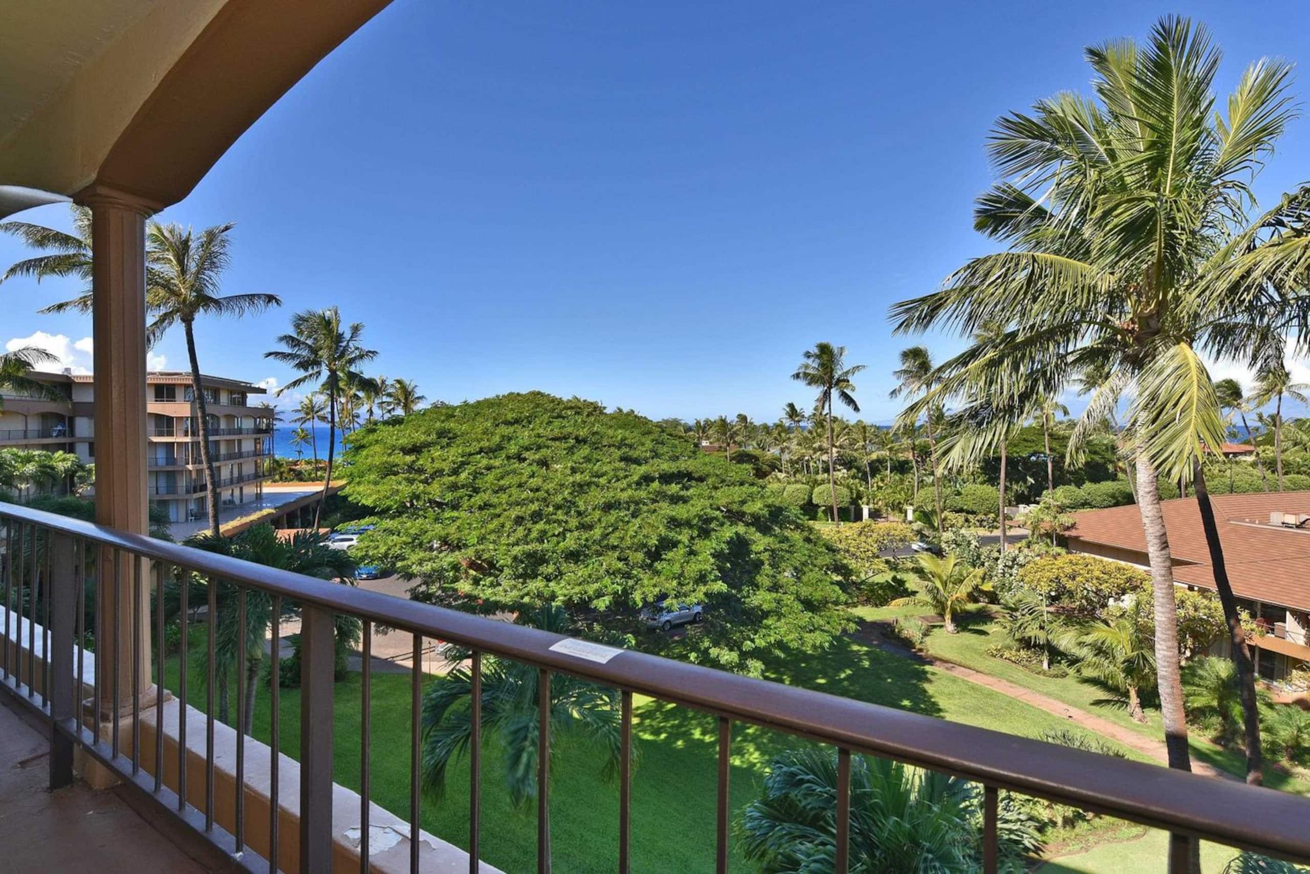 Resort in Lahaina · ★5.0 · 1 bedroom · 2 beds · 1 private bath - Image 16