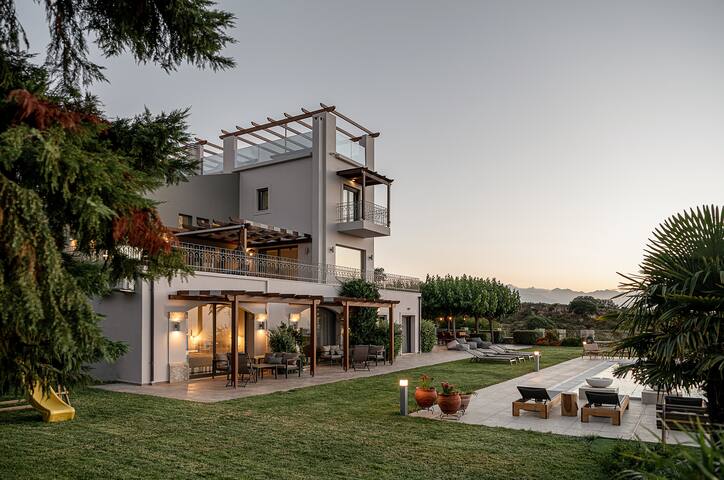 Villa Heora – The Floating Residence gallery image 2