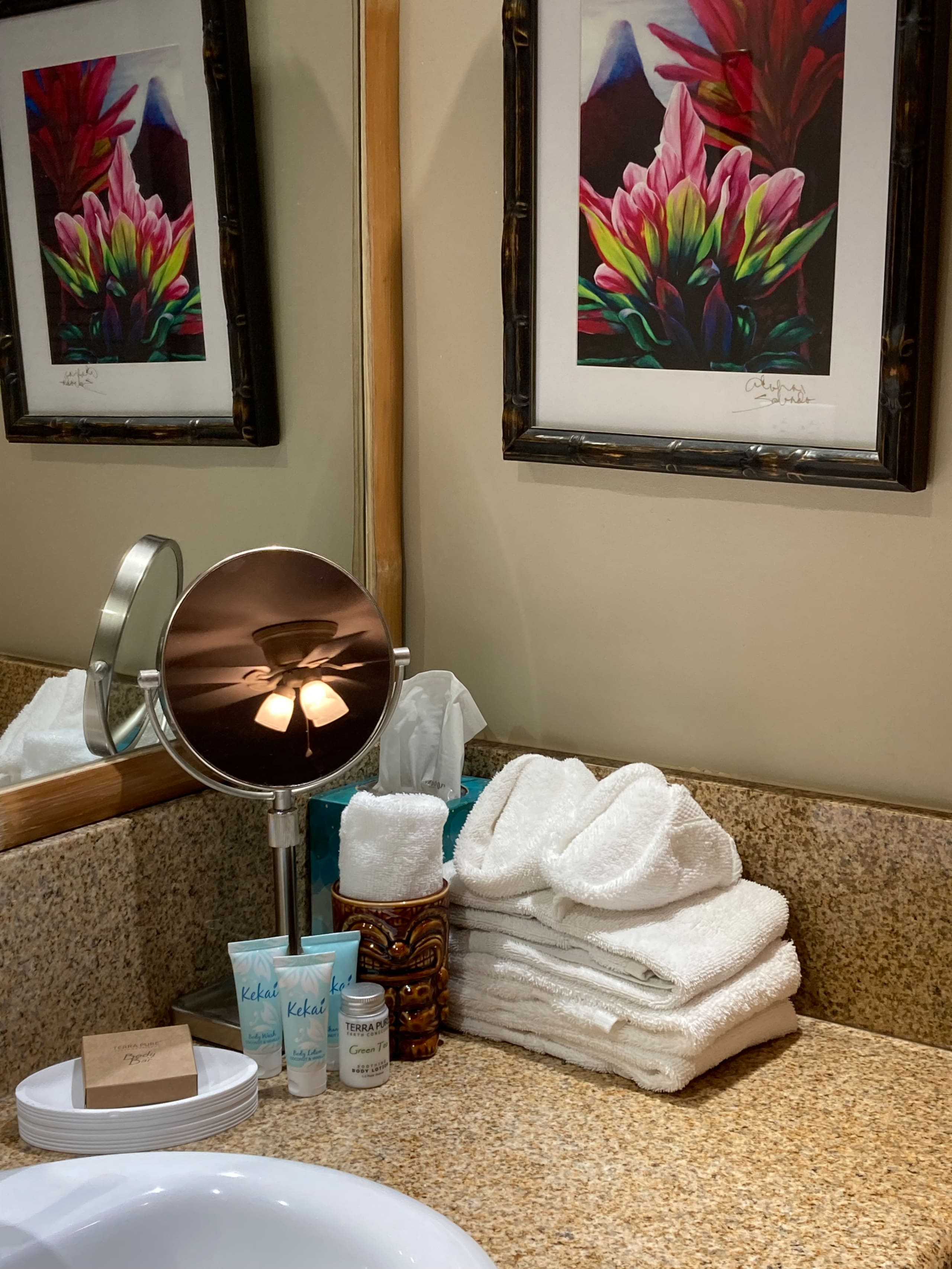 Resort in Lahaina · ★4.92 · Studio · 1 bed · 1 private bath - Image 8