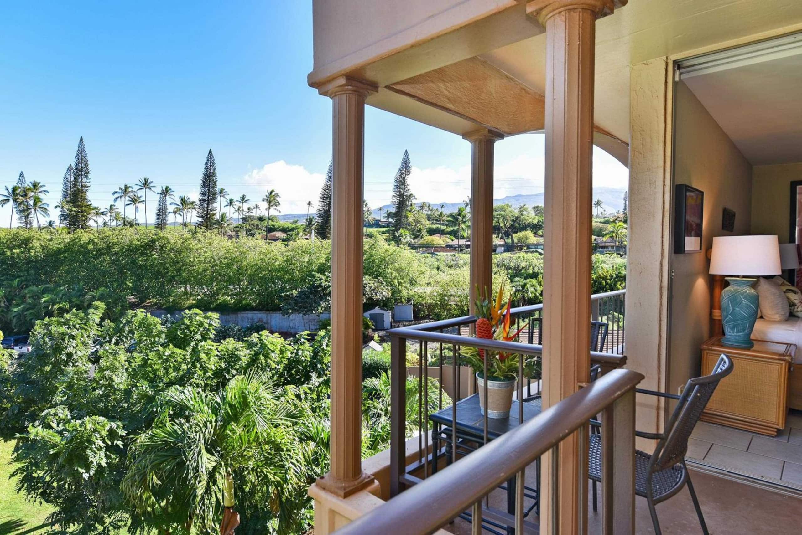 Resort in Lahaina · ★4.92 · Studio · 1 bed · 1 private bath - Image 12