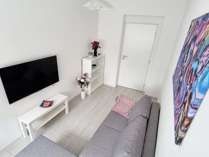 Bright And Spacious 2b Apartment, Top Location - Zagreb