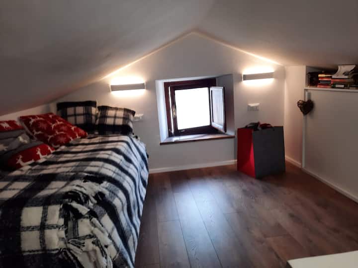 Dhomë dopio: papafingo me dritare