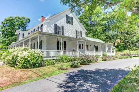 Cozy Vermont Hamlet Home Retreat near Rock River!