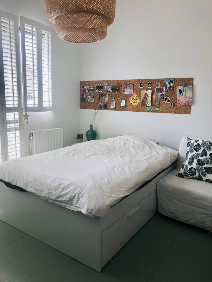 segundo dormitorio con cama de 160-200 en el primer piso