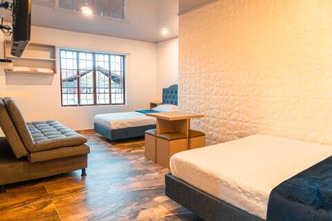 Hab.Sup Spacious, modern room for 5 people