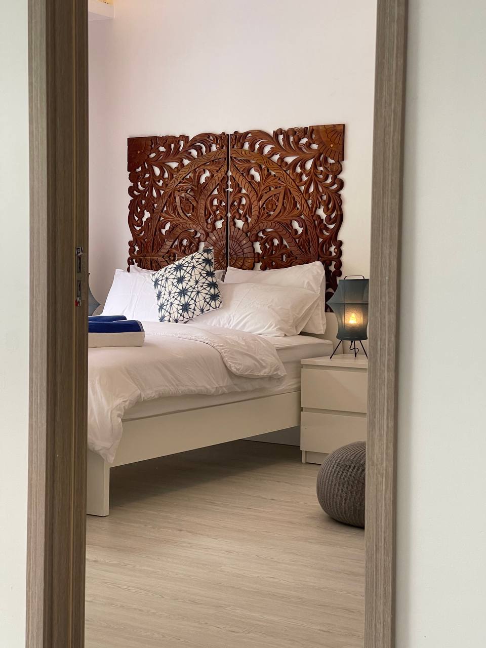 Kategoria e dhomës: Dhomë luksoze "Queen" me ballkon.
Kjo dhomë ndodhet në katin e parë.
Kjo është dhoma jonë standarde me ballkon.