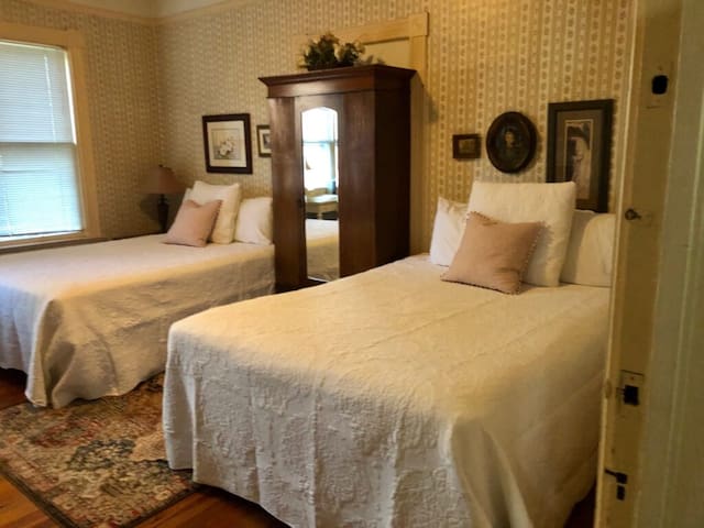 Veranda Historic Inn managed Airbnb listing 3