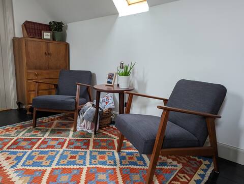 Luxury catered 4pp B&B apartment, dinner available