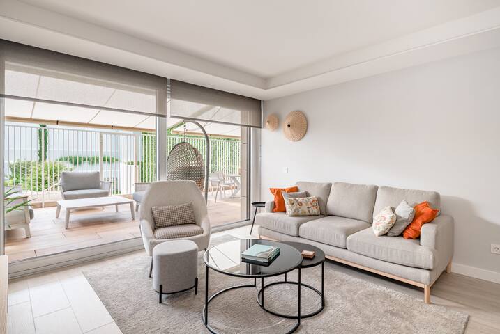 New flat with swimming pool gallery image 2