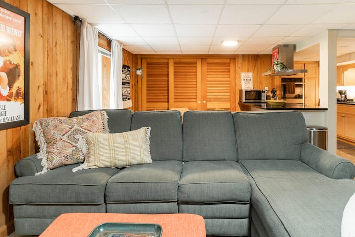 Large 1br W/ Full Kitchen, Private Laundry, Patio! - Atlanta, GA