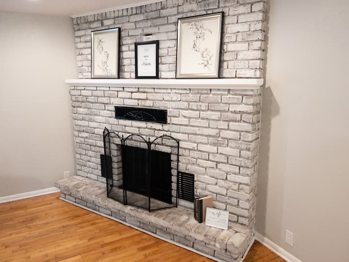 Suite Home Alabama Is Newly Renovated With Luxury! - Joplin, MO