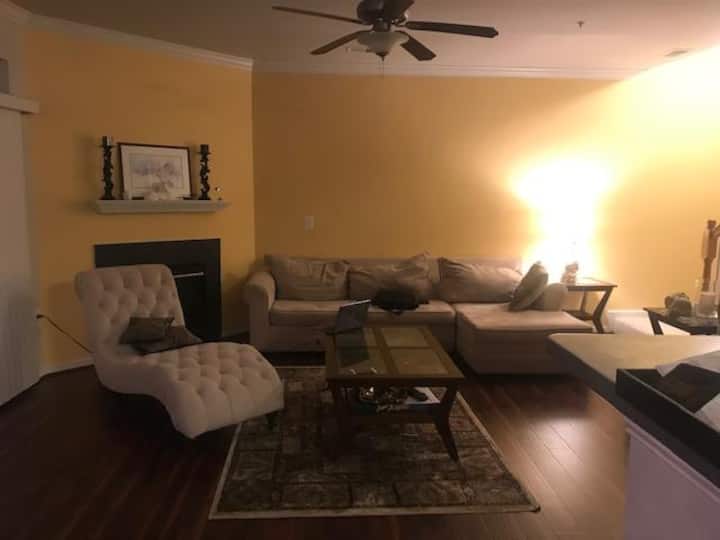 Furnished Private Home In A Nice Neighborhood - Herndon, VA