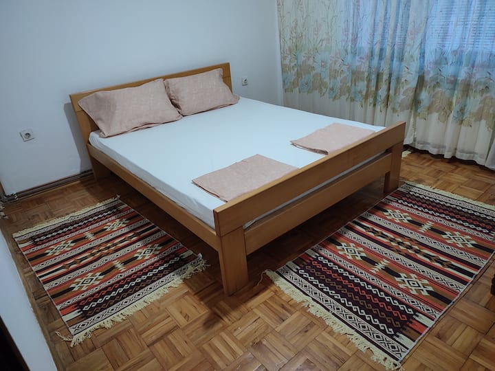 غرفة النوم 1