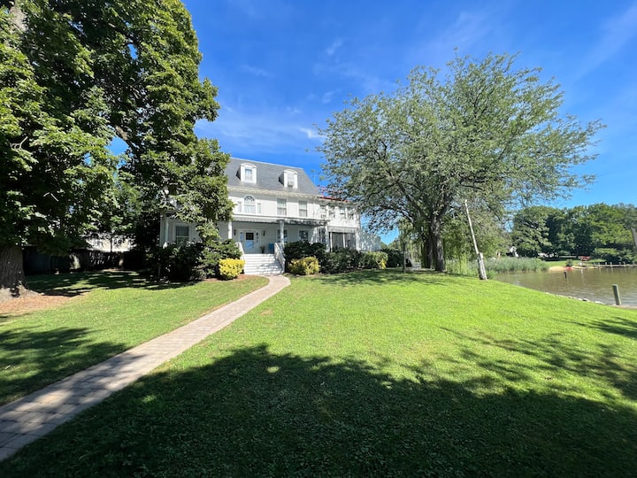 Waterfront historic district 1BR Apartment Serviced apartments for