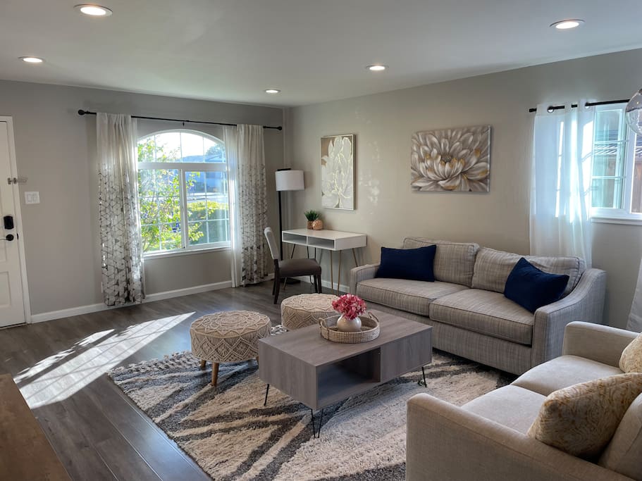 Airbnb Stylish modern 3BR 2BA near the heart of the Bay