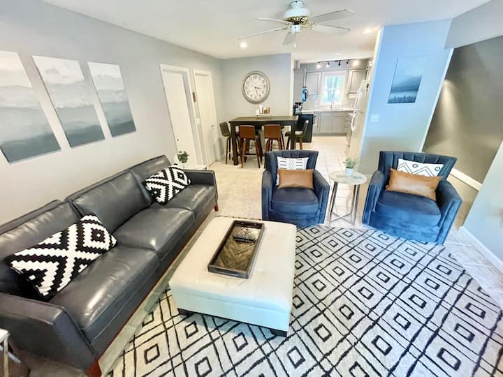 Honey Creek Lake Front Cottage - Close To Town! - Grove, OK