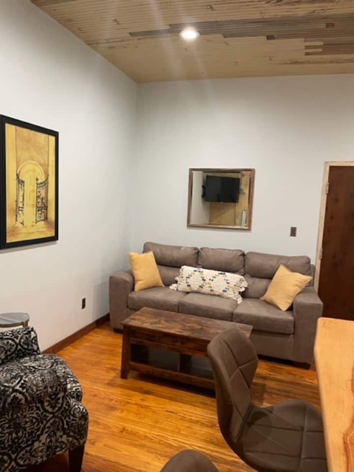 Hidden Charms Llc Unit 9 Downtown Apartment - Vicksburg, MS