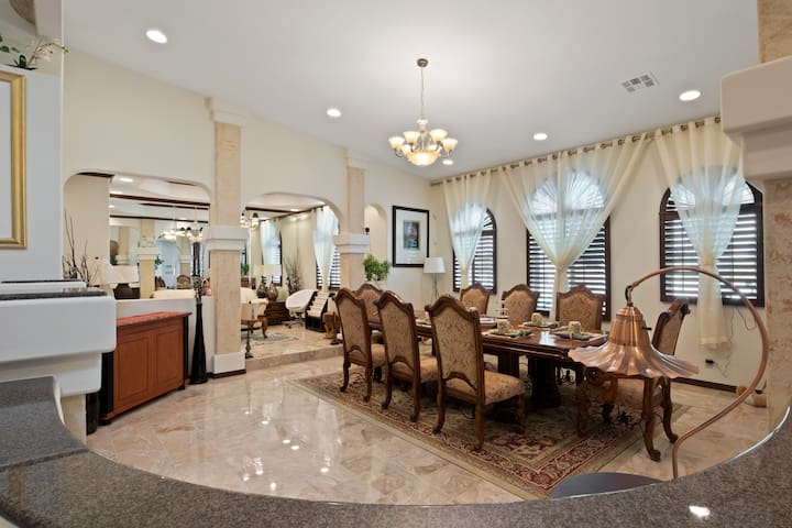 Lovely Villa Near the Stadium gallery image 2