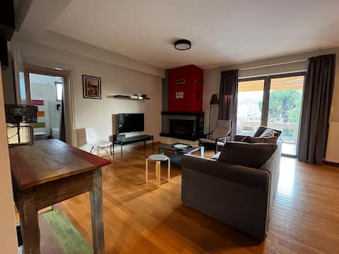 Popular Airbnb listing: The Spartan Penthouse in Δήμος Σπάρτης