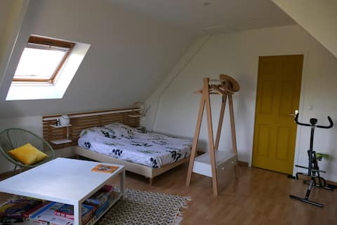 Cozy room between sky and garden